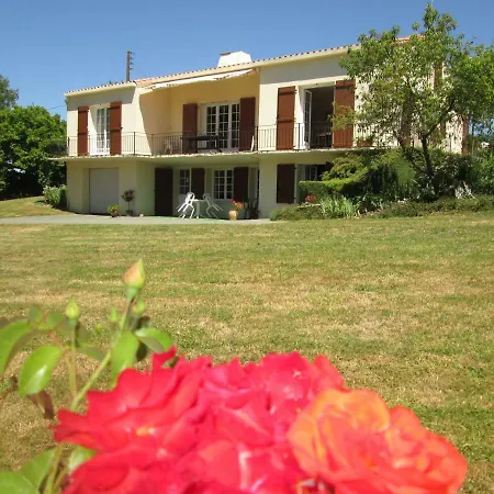 Le Cornillon Bed & Breakfast *